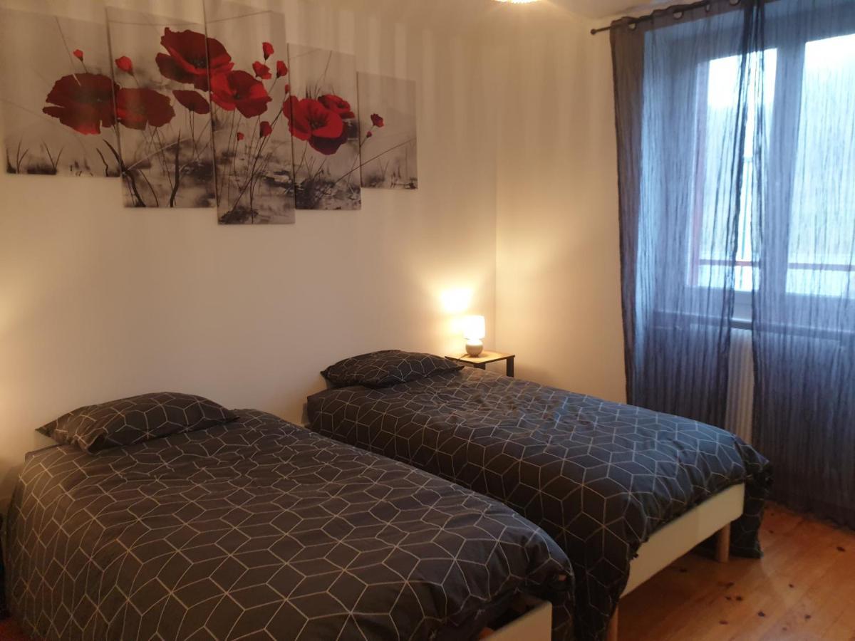 Sas Road Runner Cafe Bed and Breakfast Égliseneuve-dʼEntraigues Εξωτερικό φωτογραφία