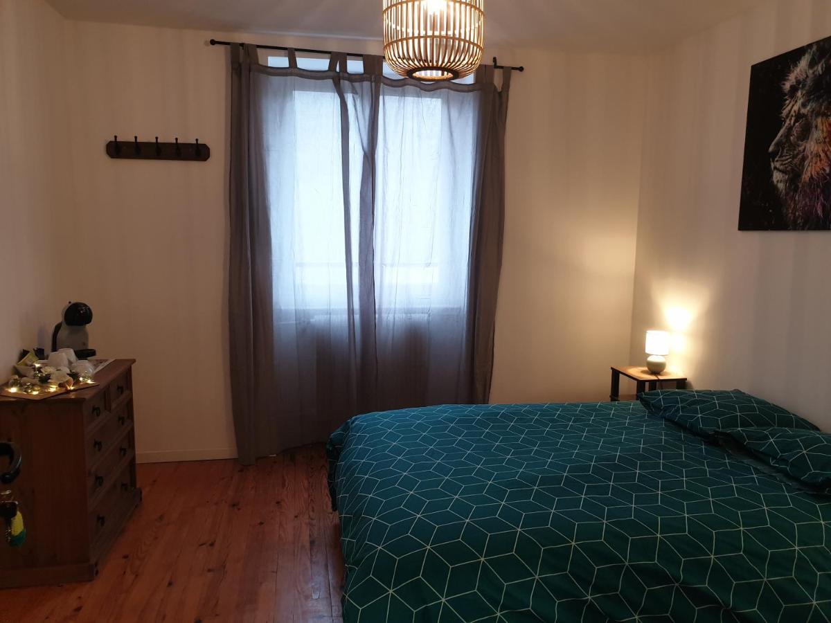 Sas Road Runner Cafe Bed and Breakfast Égliseneuve-dʼEntraigues Εξωτερικό φωτογραφία
